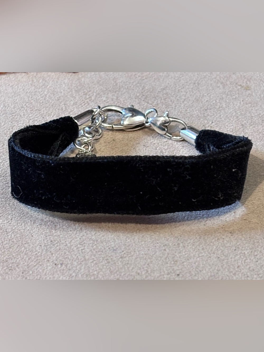 🆕Listing! Brighton Scarlett bracelet Holds beads & charms Black velvet Retired